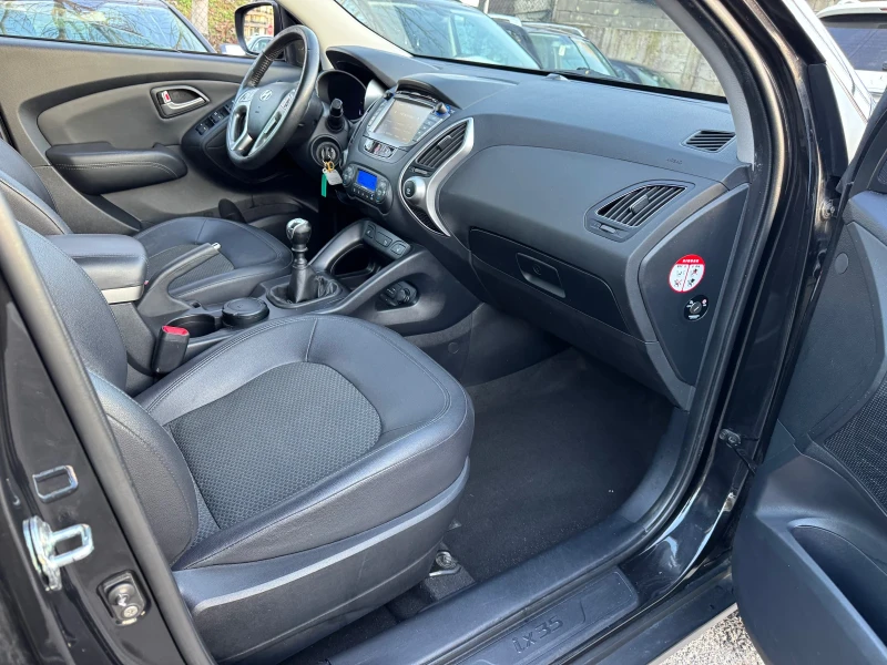 Hyundai IX35 1.7CRDI* Premium, снимка 14 - Автомобили и джипове - 52855902