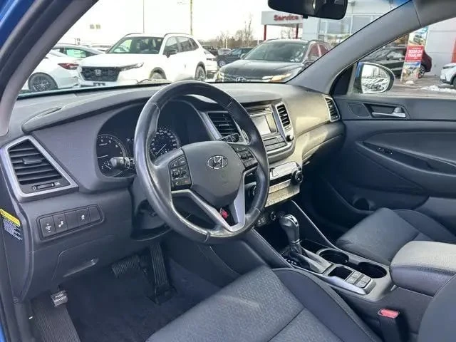 Hyundai Tucson / Premium / AWD / Keyless / Подгреви / CARFAX , снимка 11 - Автомобили и джипове - 53355503