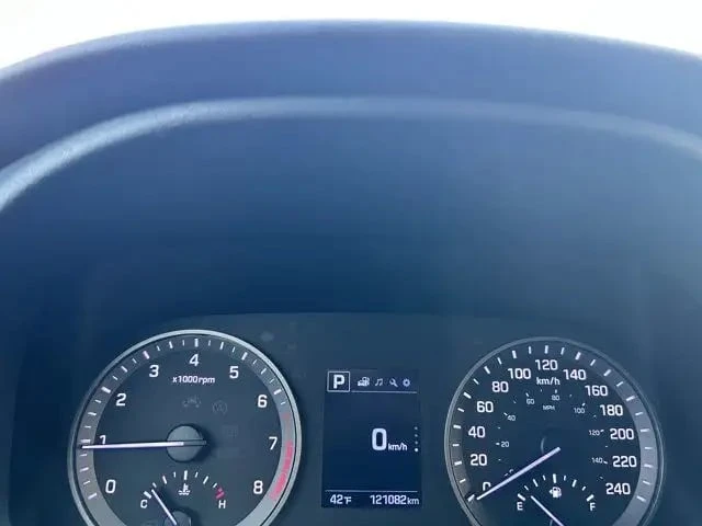 Hyundai Tucson / Premium / AWD / Keyless / Подгреви / CARFAX , снимка 10 - Автомобили и джипове - 53355503