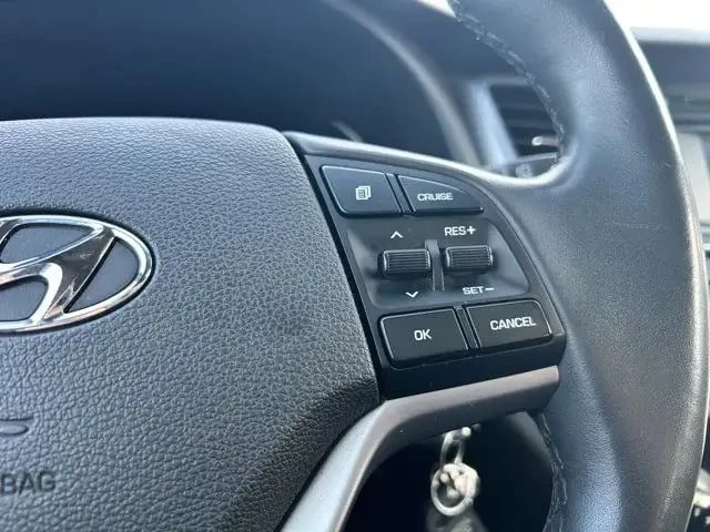 Hyundai Tucson / Premium / AWD / Keyless / Подгреви / CARFAX , снимка 14 - Автомобили и джипове - 53355503