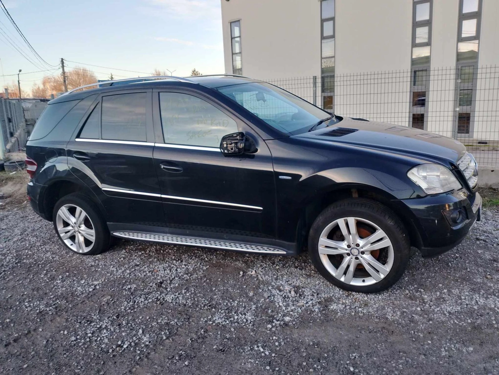 Mercedes-Benz ML 300  - изображение 3