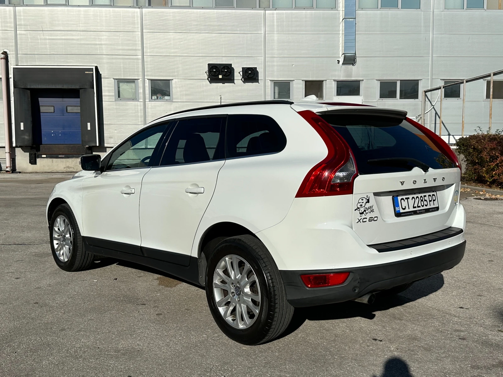 Volvo XC60 2.4D 175к.с. Автоматик - изображение 3