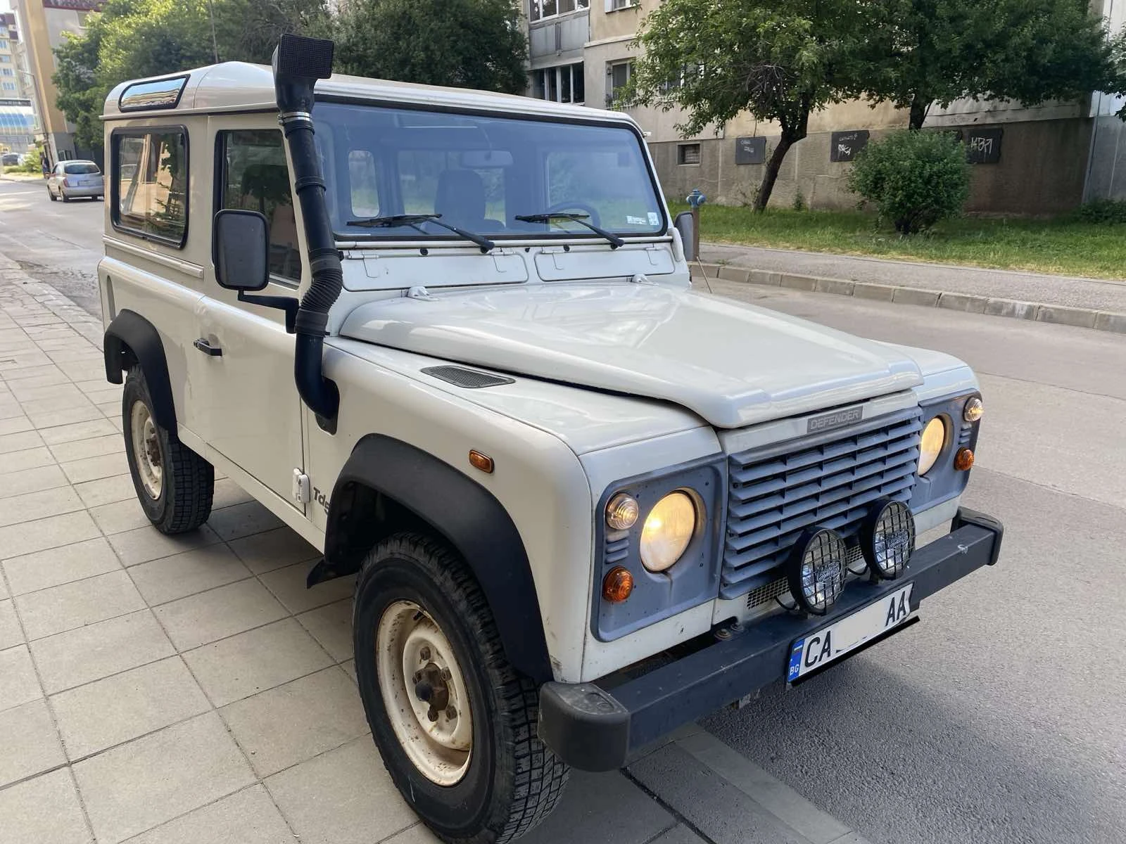Land Rover Defender 4х4, КЪС, ОТЛИЧЕН ЗА ГОРА И ЛОВ - изображение 4