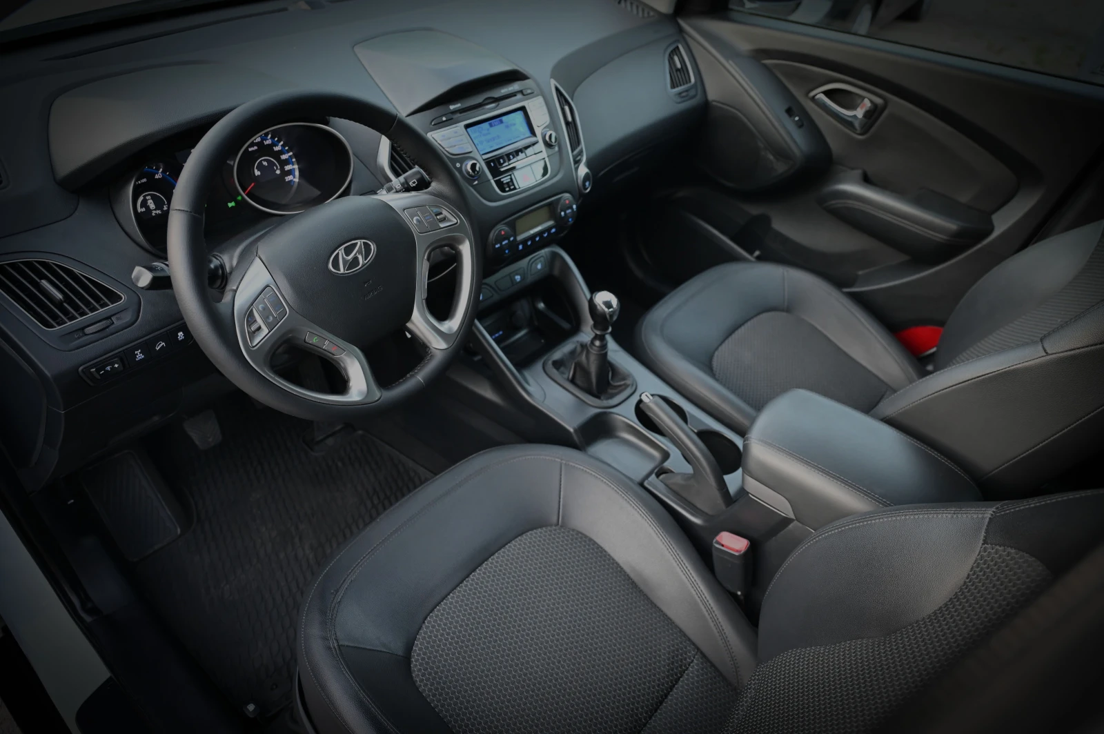 Hyundai IX35 2.0CRDI 4x4 - изображение 9