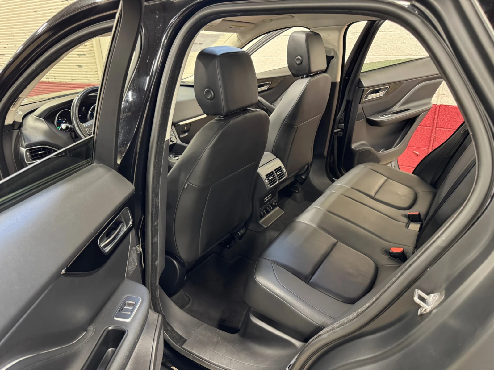 Jaguar F-PACE AWD 35T Premium * MERIDIAN*  | Mobile.bg   12