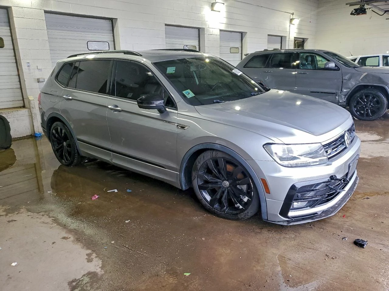 VW Tiguan 2.0T SE 4MOTION - изображение 4