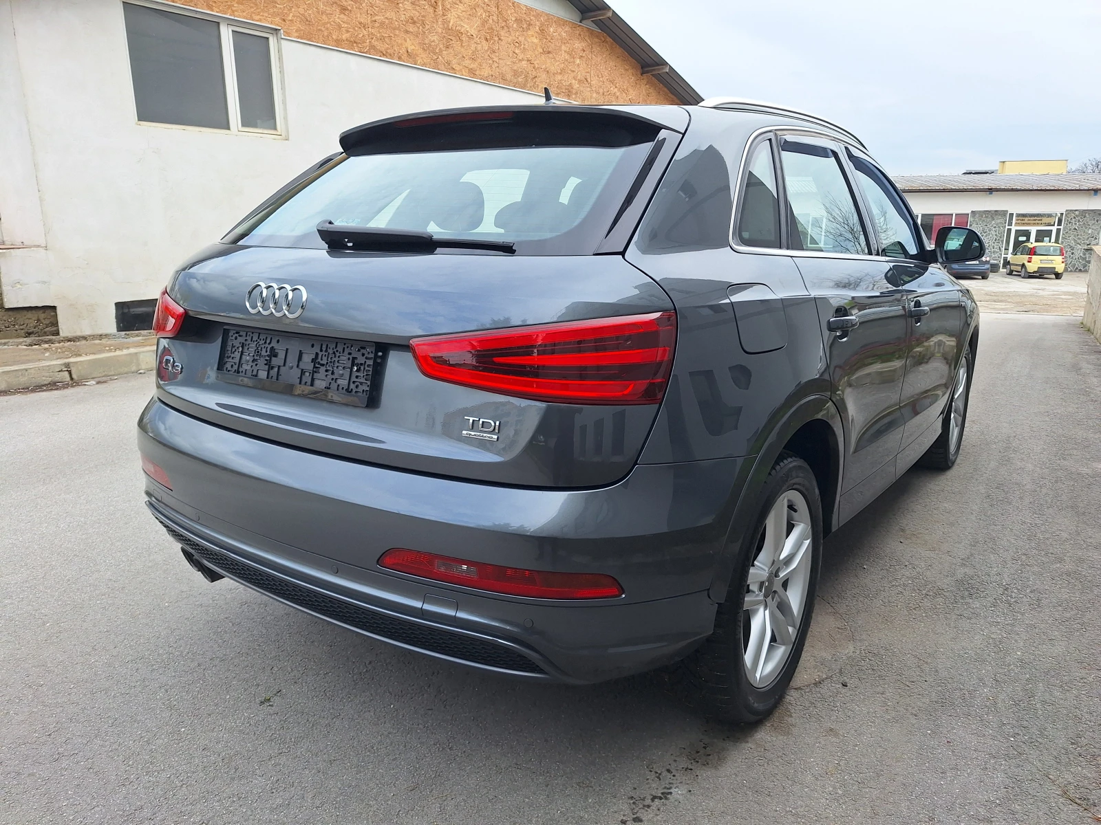 Audi Q3 2.0d 177kc s-line, снимка 6 - Автомобили и джипове - 54083191