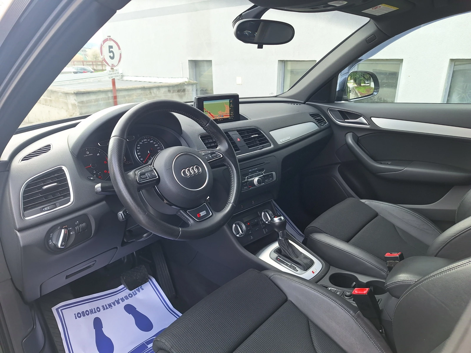 Audi Q3 2.0d 177kc s-line, снимка 9 - Автомобили и джипове - 54083191