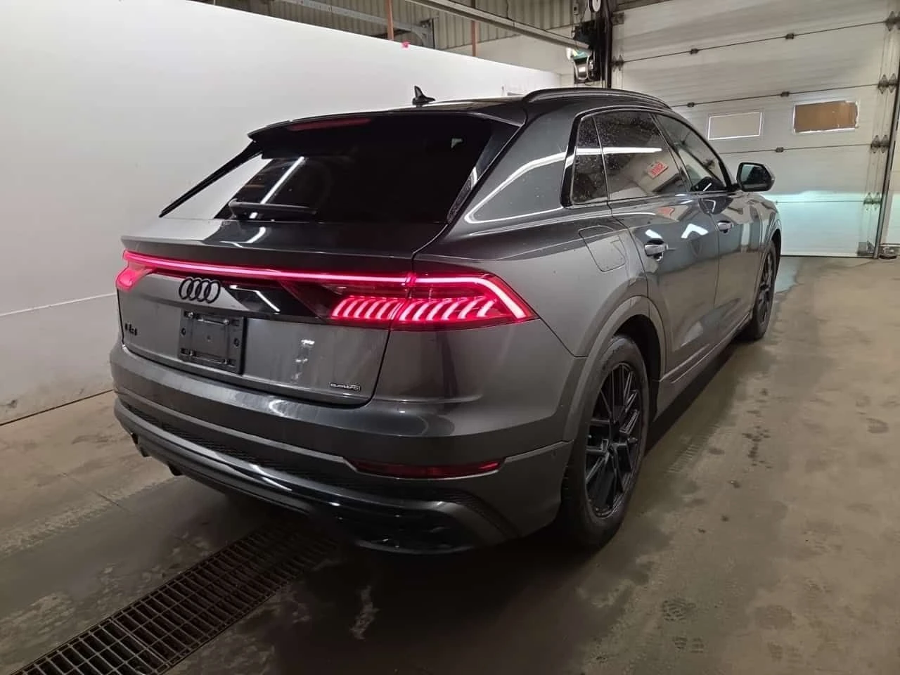 Audi Q8 S-Line * TECHNIK * CARFAX * Бeз инциденти * , снимка 3 - Автомобили и джипове - 54704914