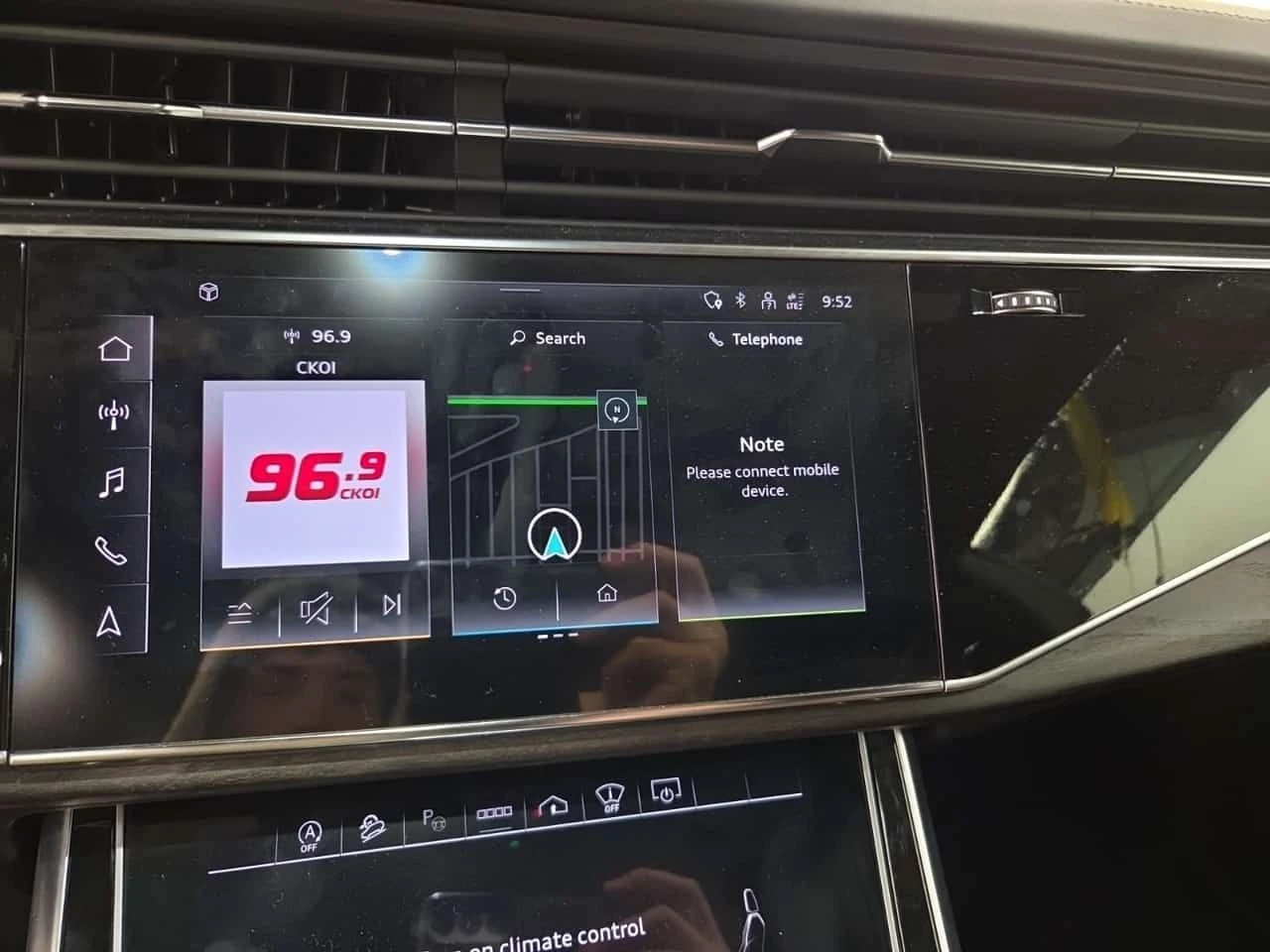 Audi Q8 S-Line * TECHNIK * CARFAX * Бeз инциденти * , снимка 8 - Автомобили и джипове - 54704914