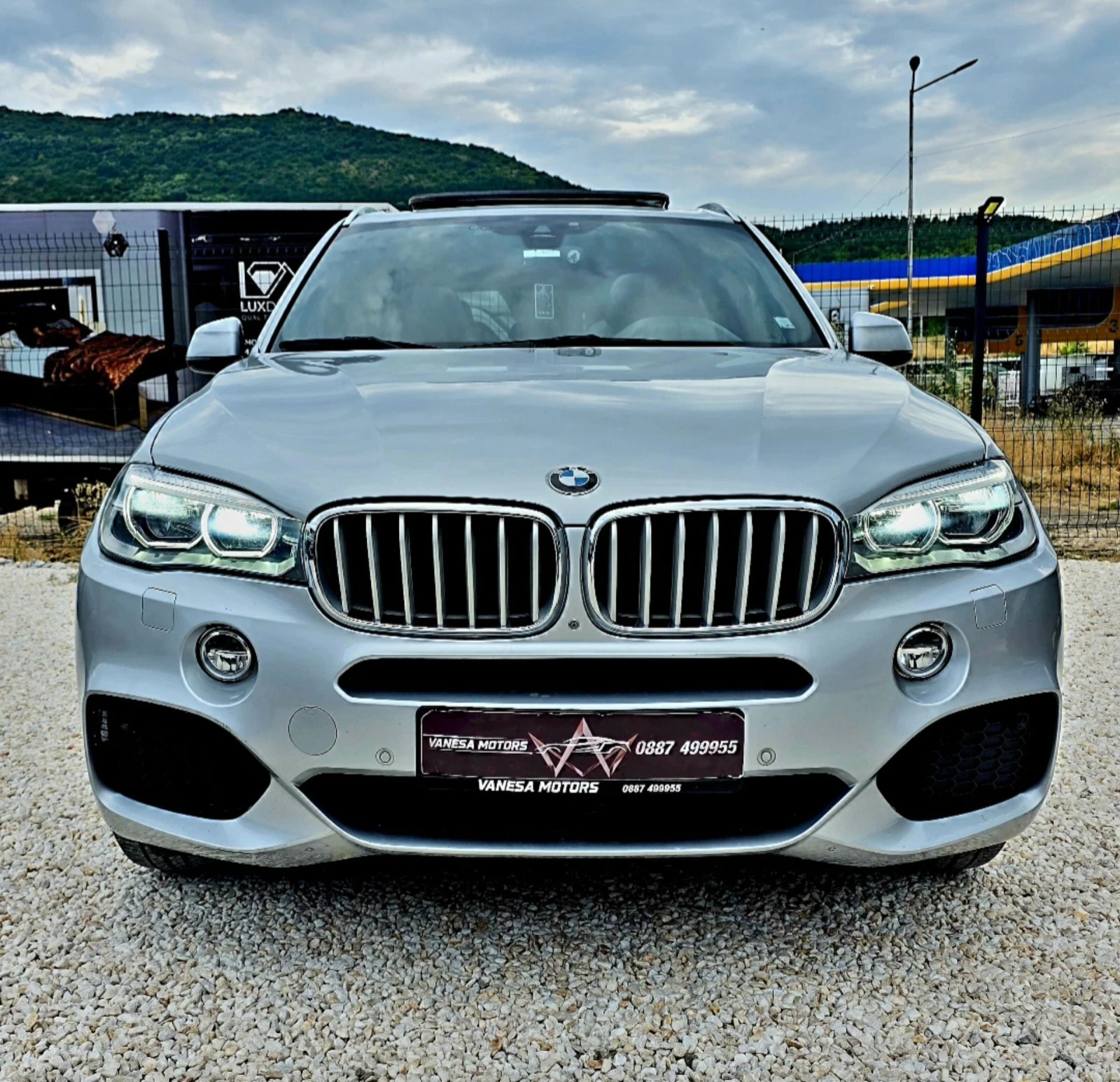 BMW X5 С-История M-Paket Heda Up 360 Панорама 4х4 Теглич , снимка 2 - Автомобили и джипове - 55381687