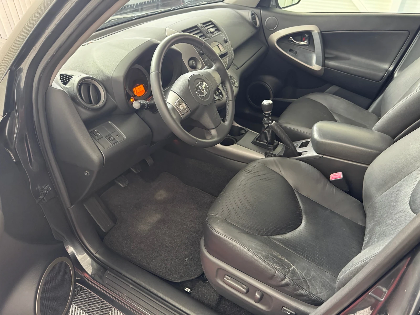 Toyota Rav4 2.2 D4D LUXURY | Безключово* Блокаж* Подгрев, снимка 9 - Автомобили и джипове - 55524228