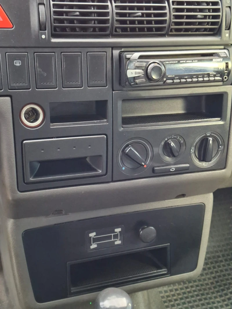 VW T4 2.5TDI SYNCRO, снимка 9 - Бусове и автобуси - 53476728