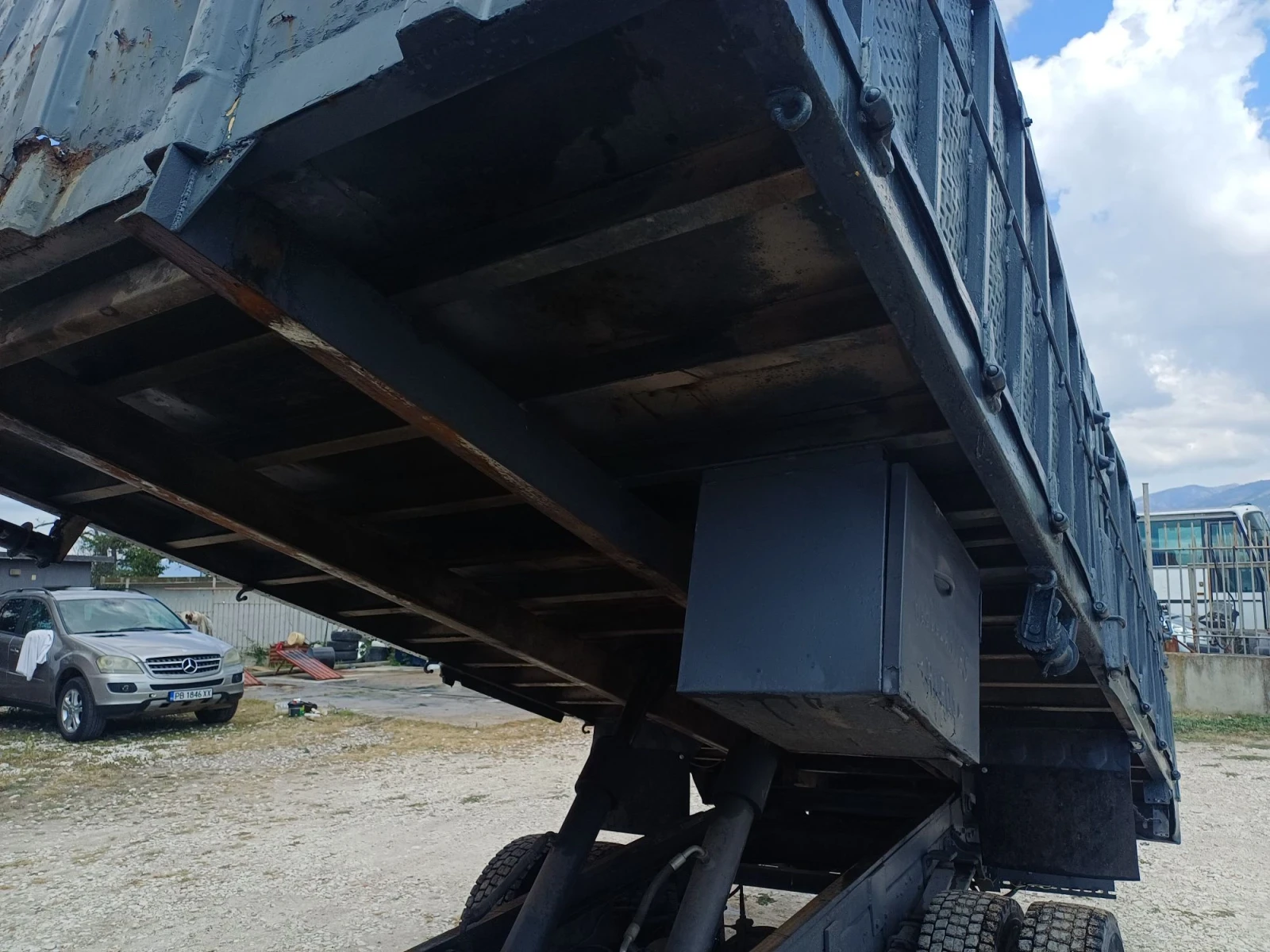 Nissan L80.14 Самосвал, снимка 10 - Камиони - 55606861