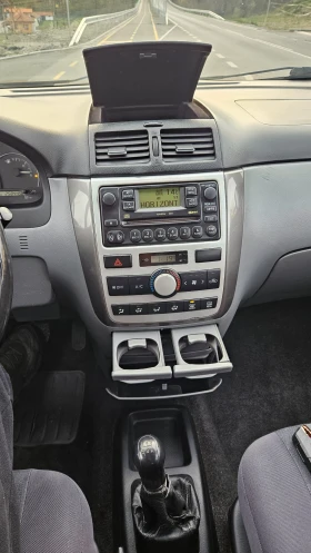 Toyota Avensis verso 2.0D4D, снимка 11