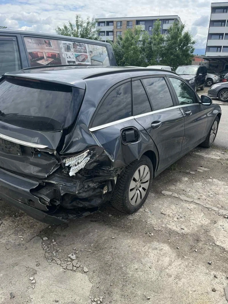 Mercedes-Benz C 220 4-matic, снимка 10 - Автомобили и джипове - 48522175