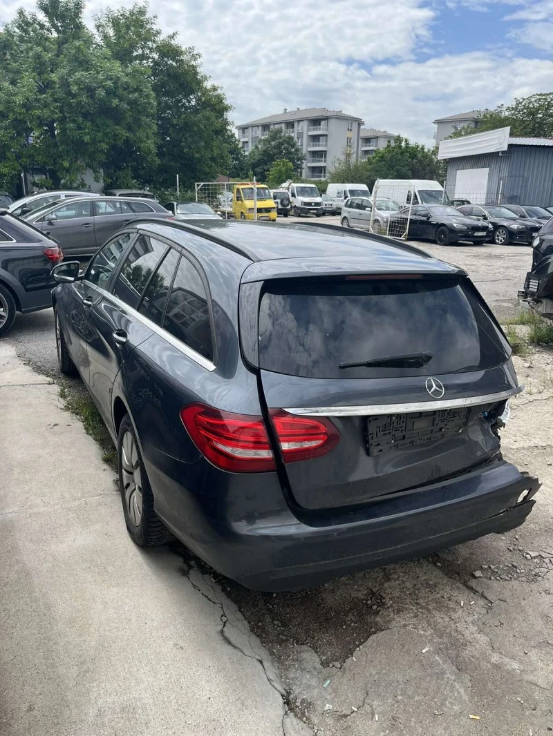 Mercedes-Benz C 220 4-matic, снимка 9 - Автомобили и джипове - 48522175