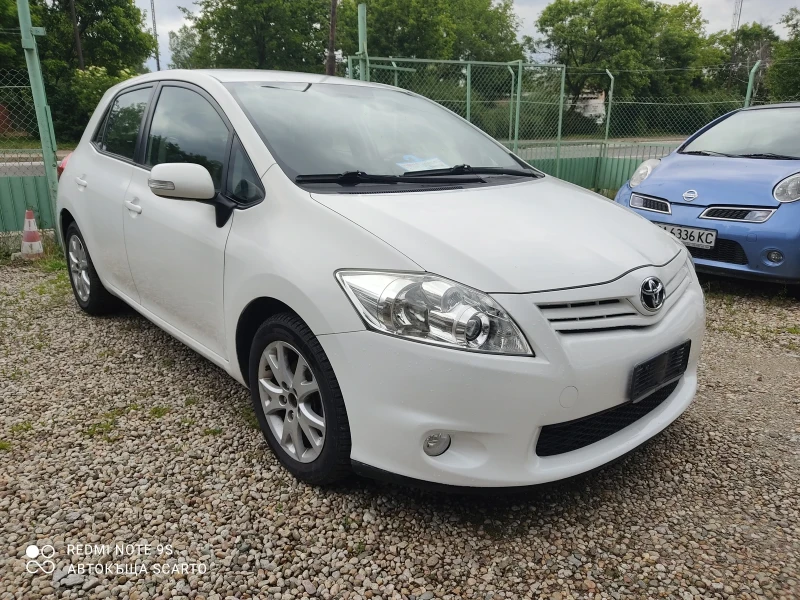 Toyota Auris 1.33i, бензин, климатроник