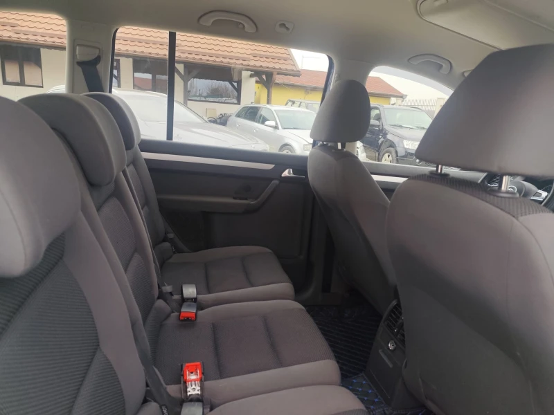 VW Touran 1.6 дизел 105 коня, снимка 14 - Автомобили и джипове - 48693274