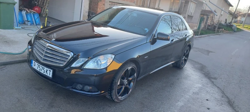 Mercedes-Benz E 220, снимка 17 - Автомобили и джипове - 48928645