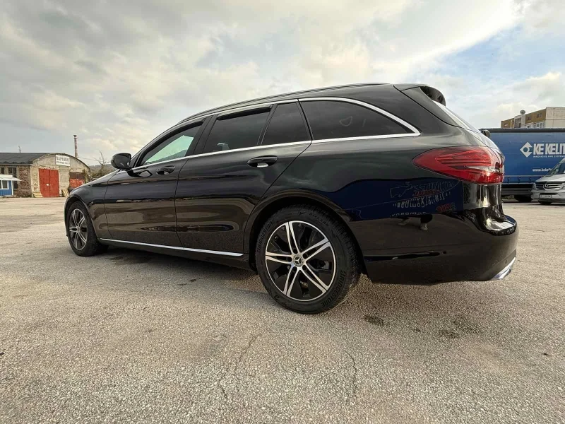 Mercedes-Benz C 220, снимка 2 - Автомобили и джипове - 52345765