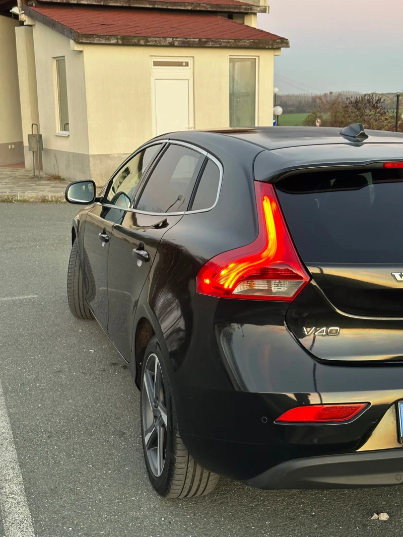 Volvo V40 D2 Summum, снимка 8 - Автомобили и джипове - 52819356