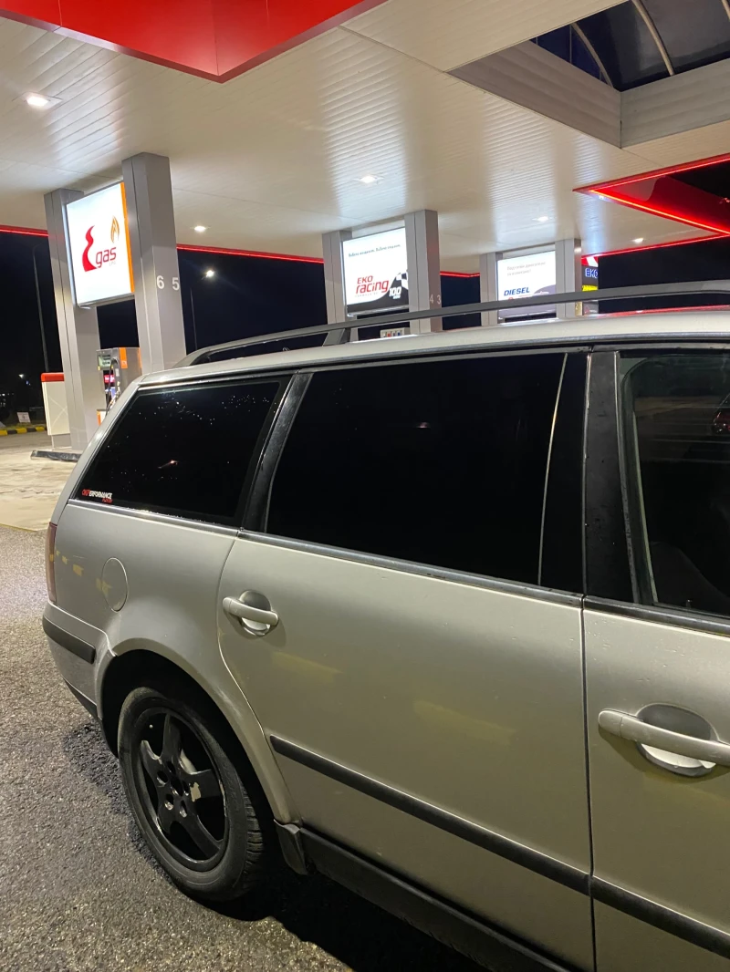 VW Passat, снимка 5 - Автомобили и джипове - 53025281