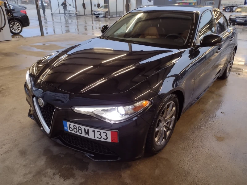 Alfa Romeo Giulia 2.0 Ti RWD, снимка 10 - Автомобили и джипове - 53105311
