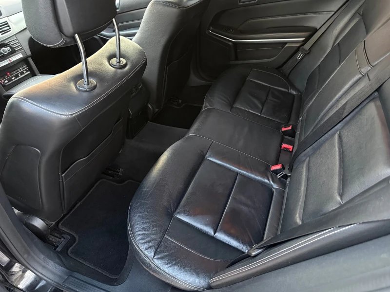 Mercedes-Benz E 220 CDI/ AMG, снимка 11 - Автомобили и джипове - 53192035