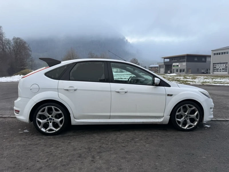 Ford Focus ST 2.5T 225ps 6 speed Swiss, снимка 6 - Автомобили и джипове - 53225468
