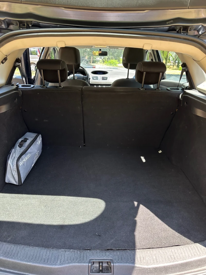 Renault Megane, снимка 13 - Автомобили и джипове - 53586841