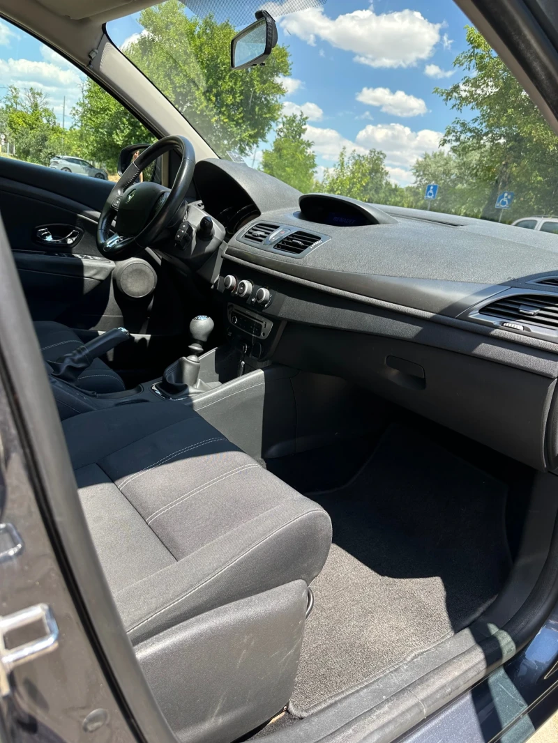 Renault Megane, снимка 10 - Автомобили и джипове - 53586841