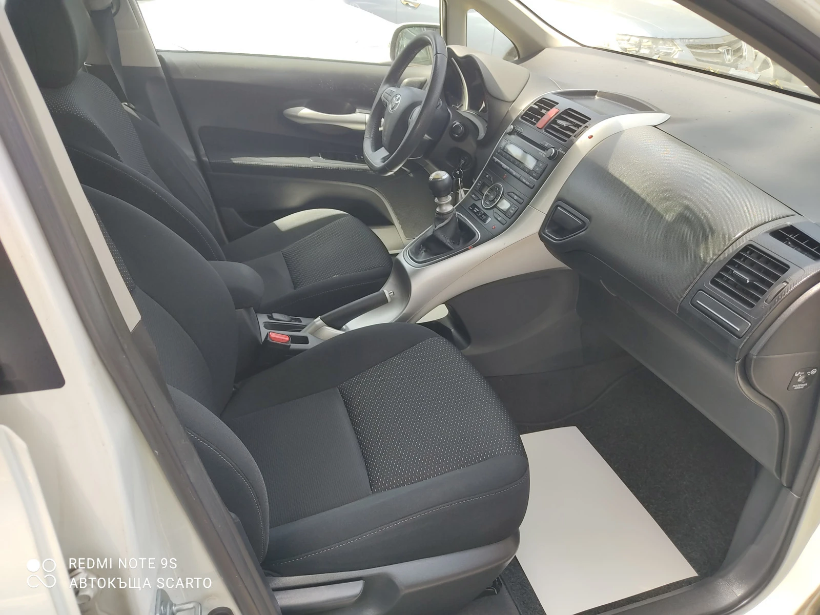 Toyota Auris 1.33i, бензин, климатроник, 2012г. - изображение 10