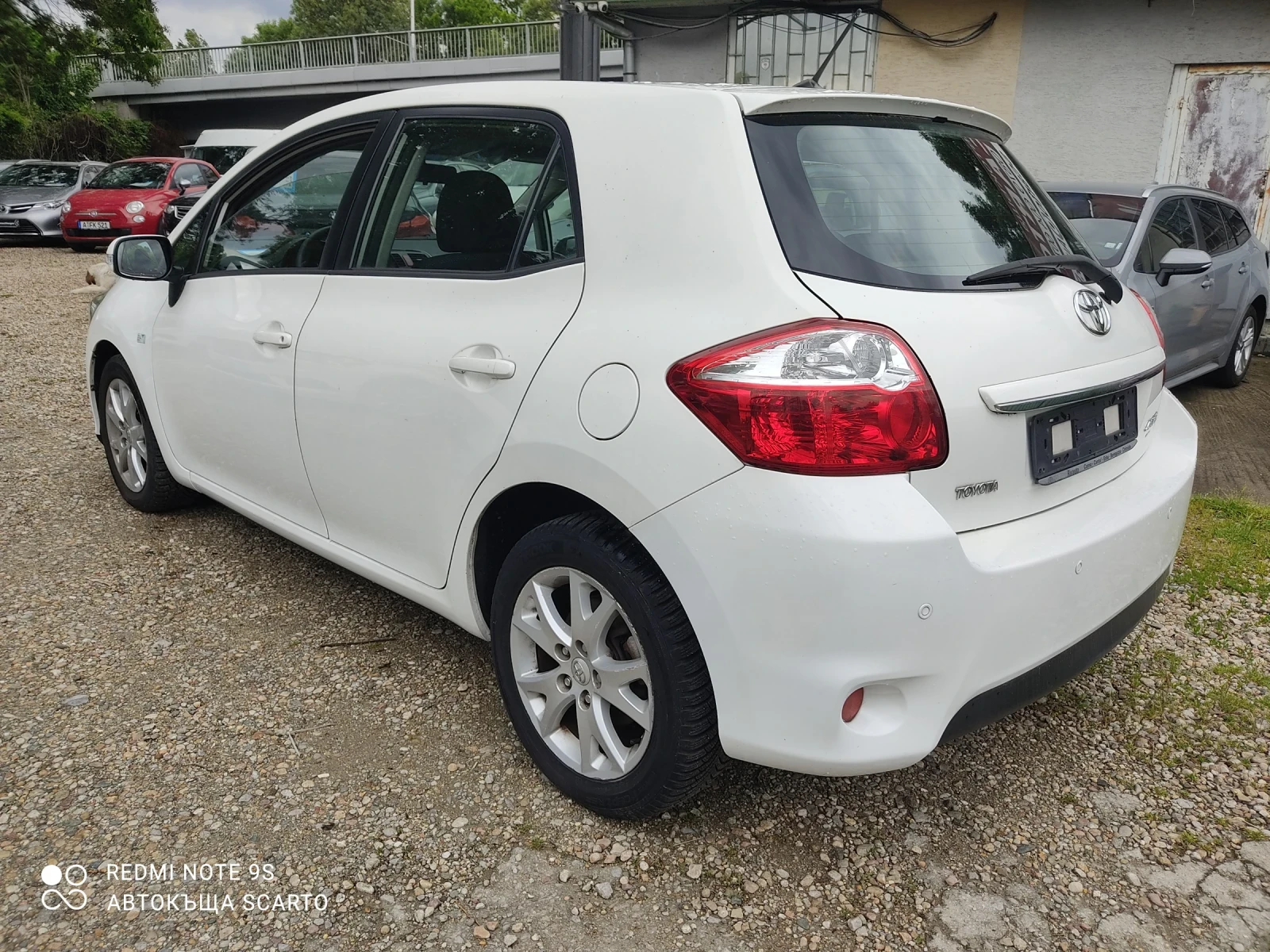 Toyota Auris 1.33i, бензин, климатроник - изображение 6