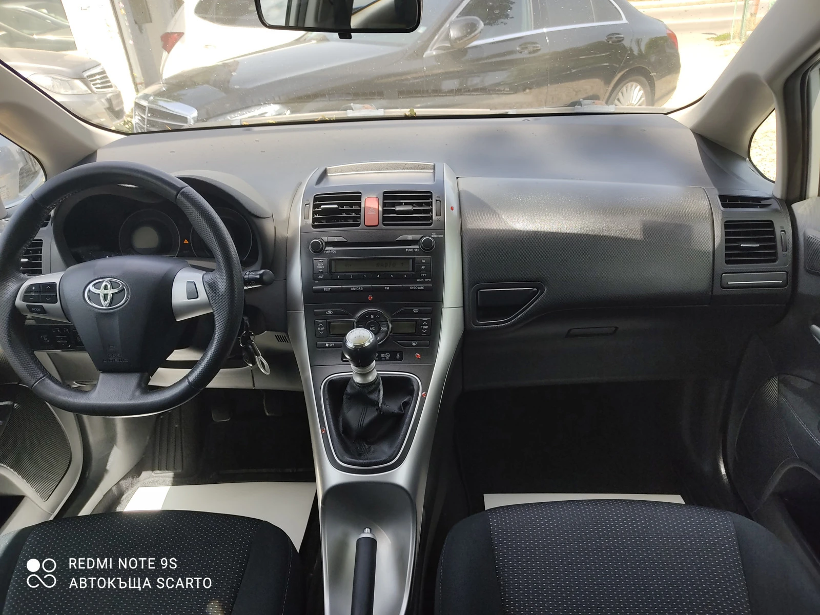 Toyota Auris 1.33i, бензин, климатроник, 2012г. - изображение 9