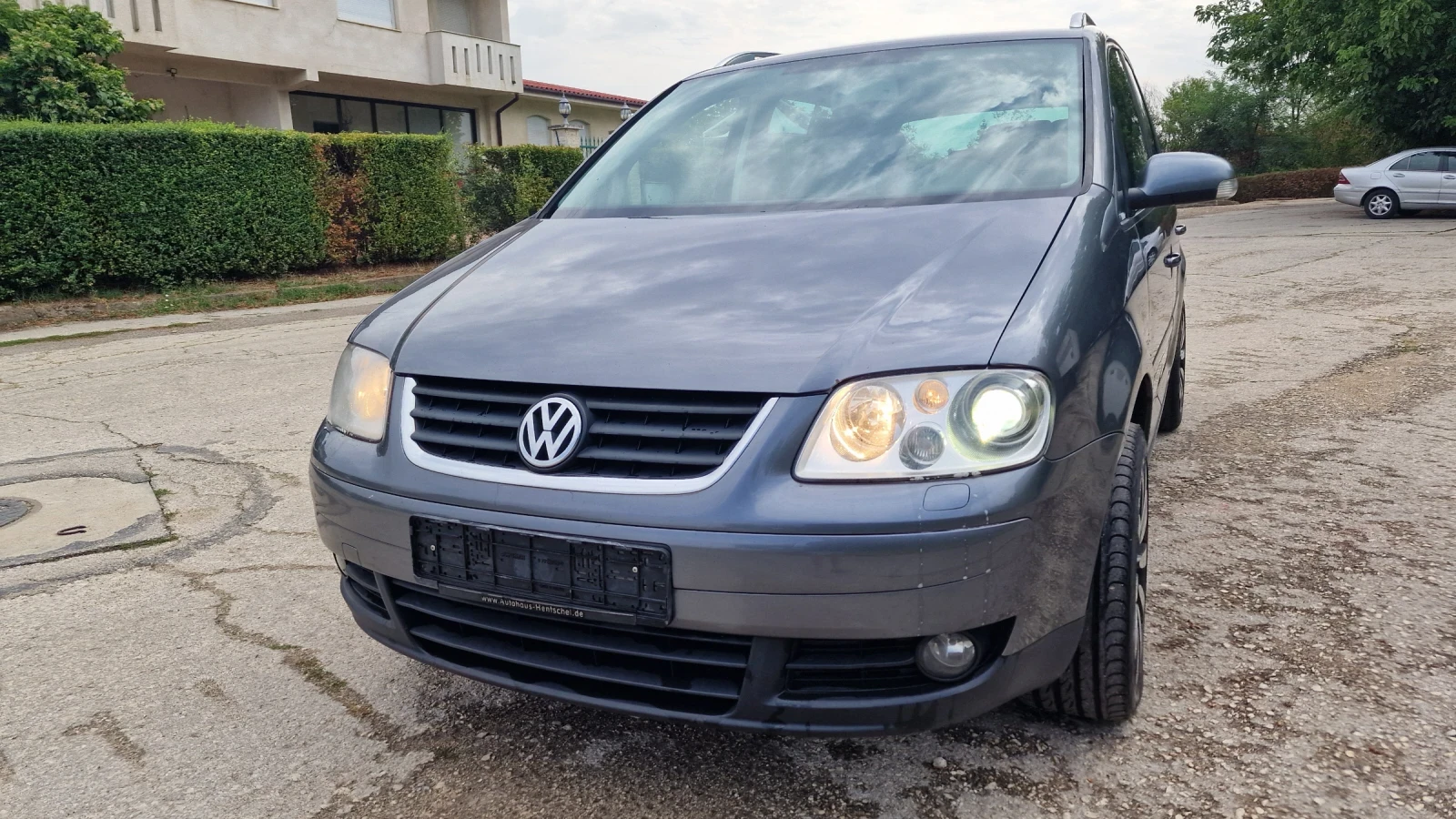 VW Touran 2.0 / 140 к.с Дизел - изображение 8