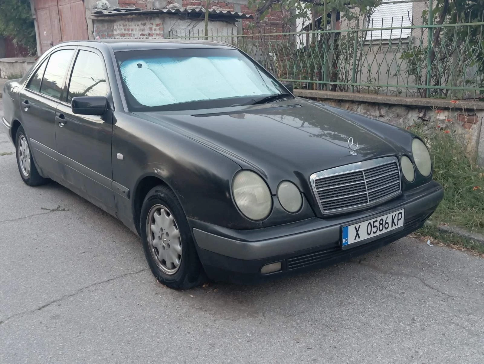 Mercedes-Benz E 200  - изображение 2