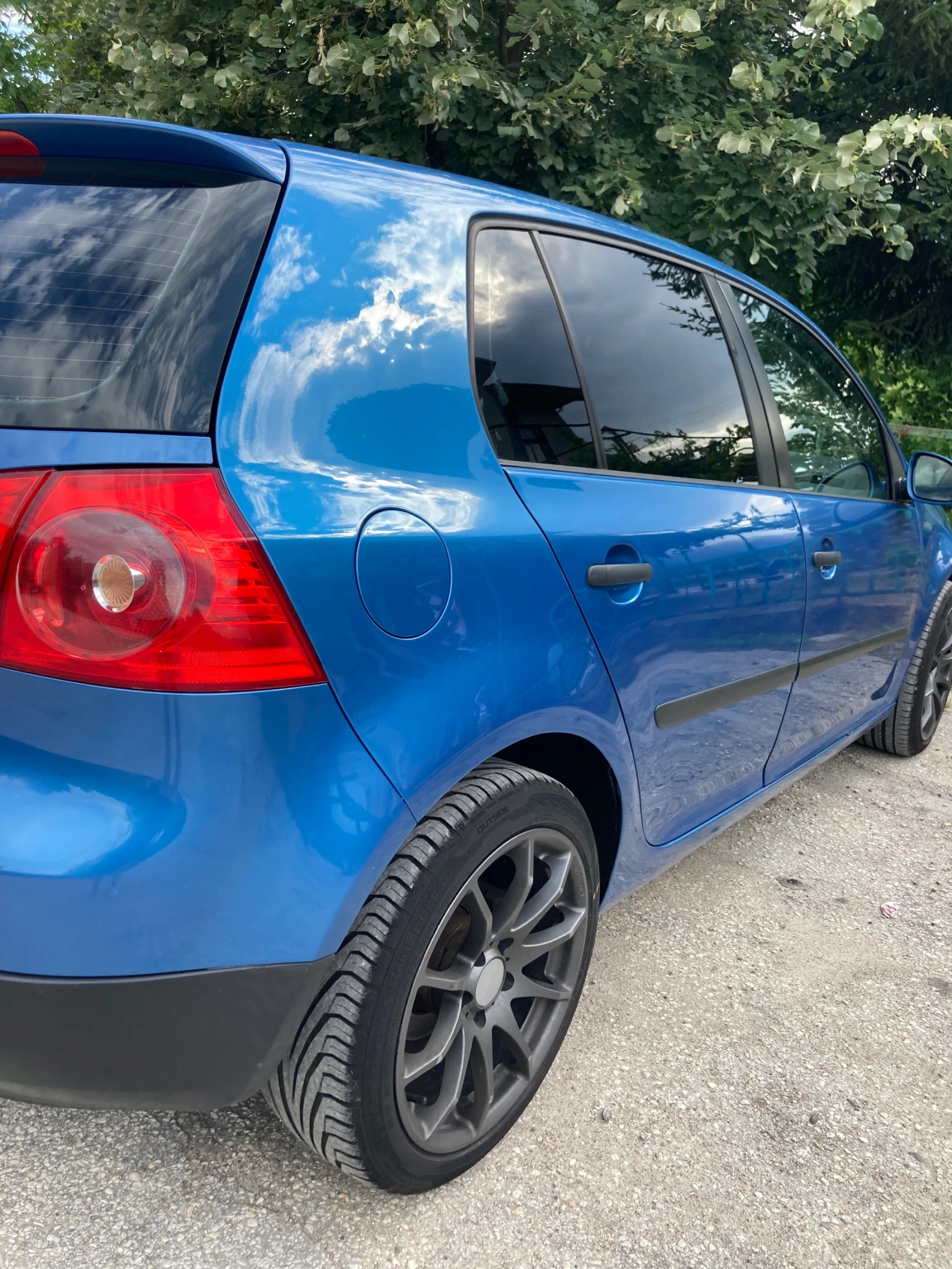 VW Golf 1.6 FSI, снимка 14 - Автомобили и джипове - 53791602