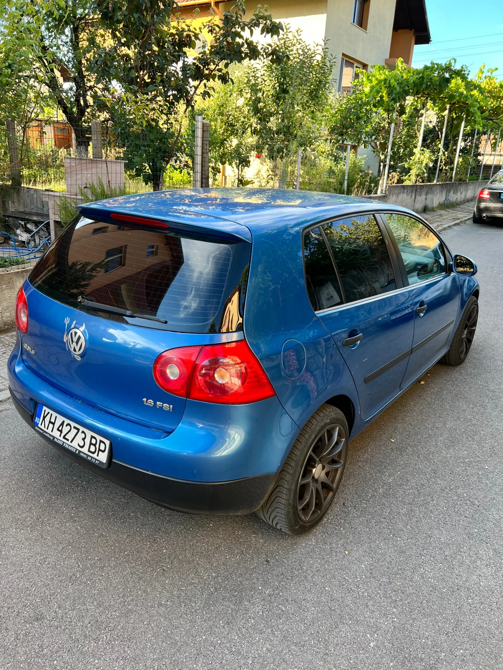 VW Golf 1.6 FSI, снимка 3 - Автомобили и джипове - 53791602