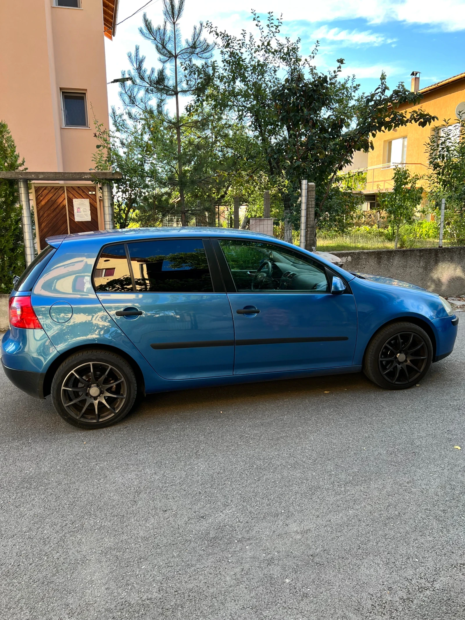 VW Golf 1.6 FSI, снимка 4 - Автомобили и джипове - 53791602