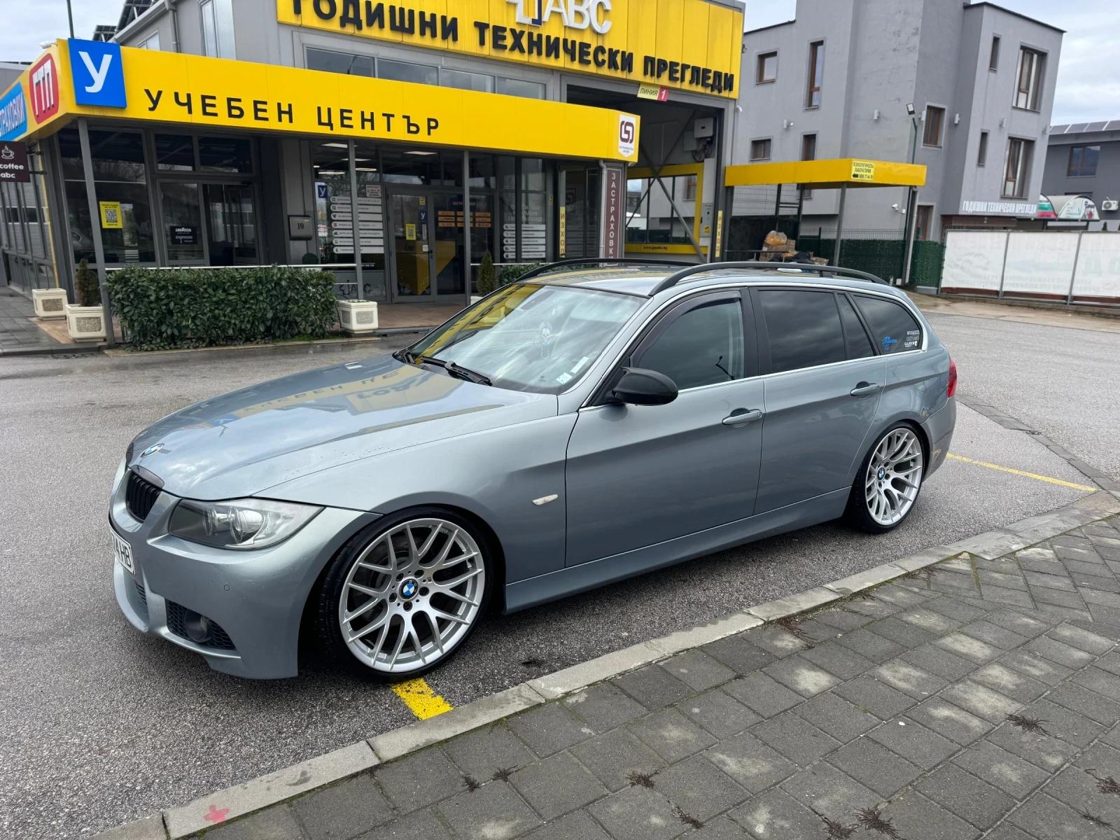 BMW 330, снимка 3 - Автомобили и джипове - 53891112