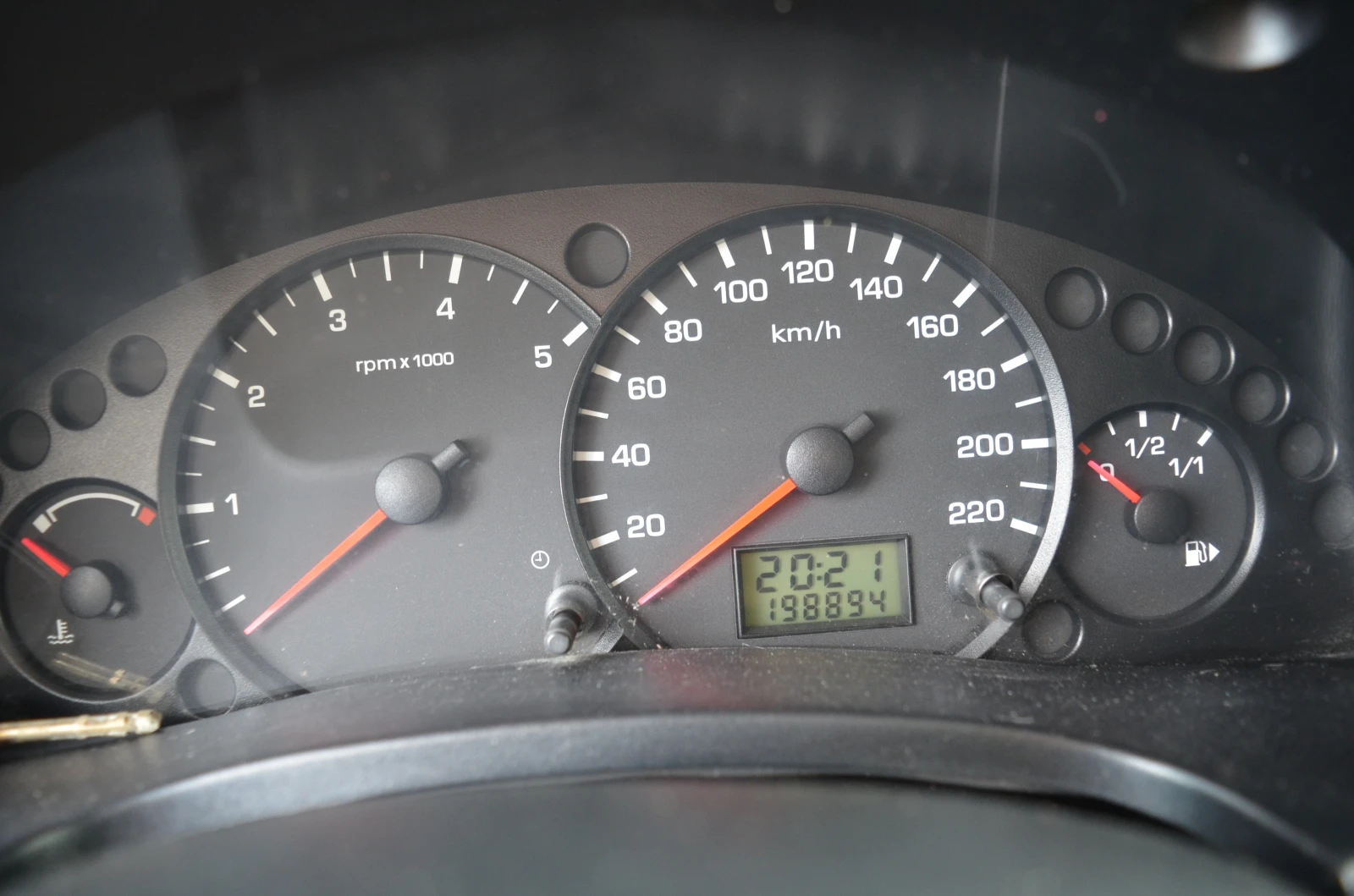 Ford Connect 1.8, снимка 5 - Автомобили и джипове - 54215307