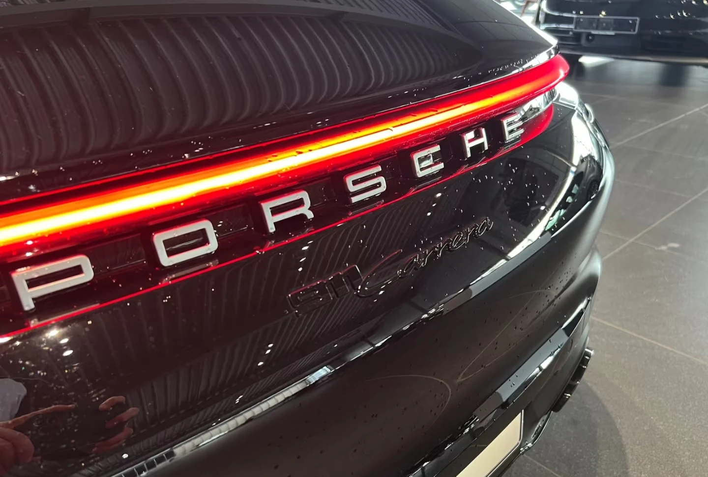 Porsche 911 992/CARRERA/385HP/PDK/SPORT-EXHAUST/CAM/BOSE/422z, снимка 5 - Автомобили и джипове - 54605813