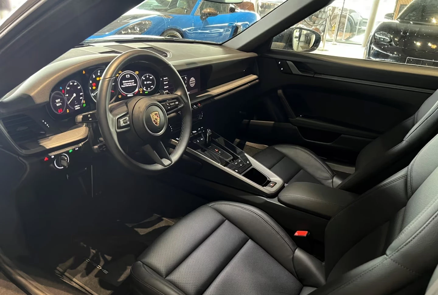 Porsche 911 992/CARRERA/385HP/PDK/SPORT-EXHAUST/CAM/BOSE/422z, снимка 14 - Автомобили и джипове - 54605813