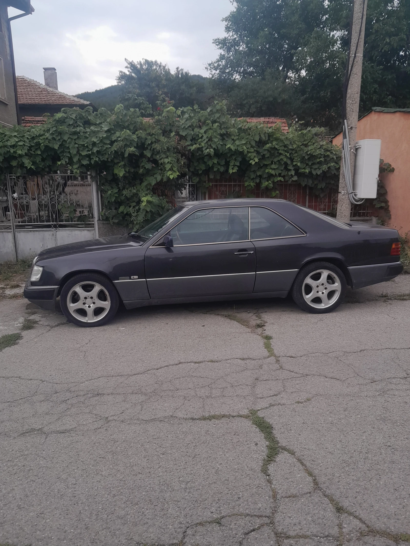 Mercedes-Benz 124, снимка 2 - Автомобили и джипове - 54670404