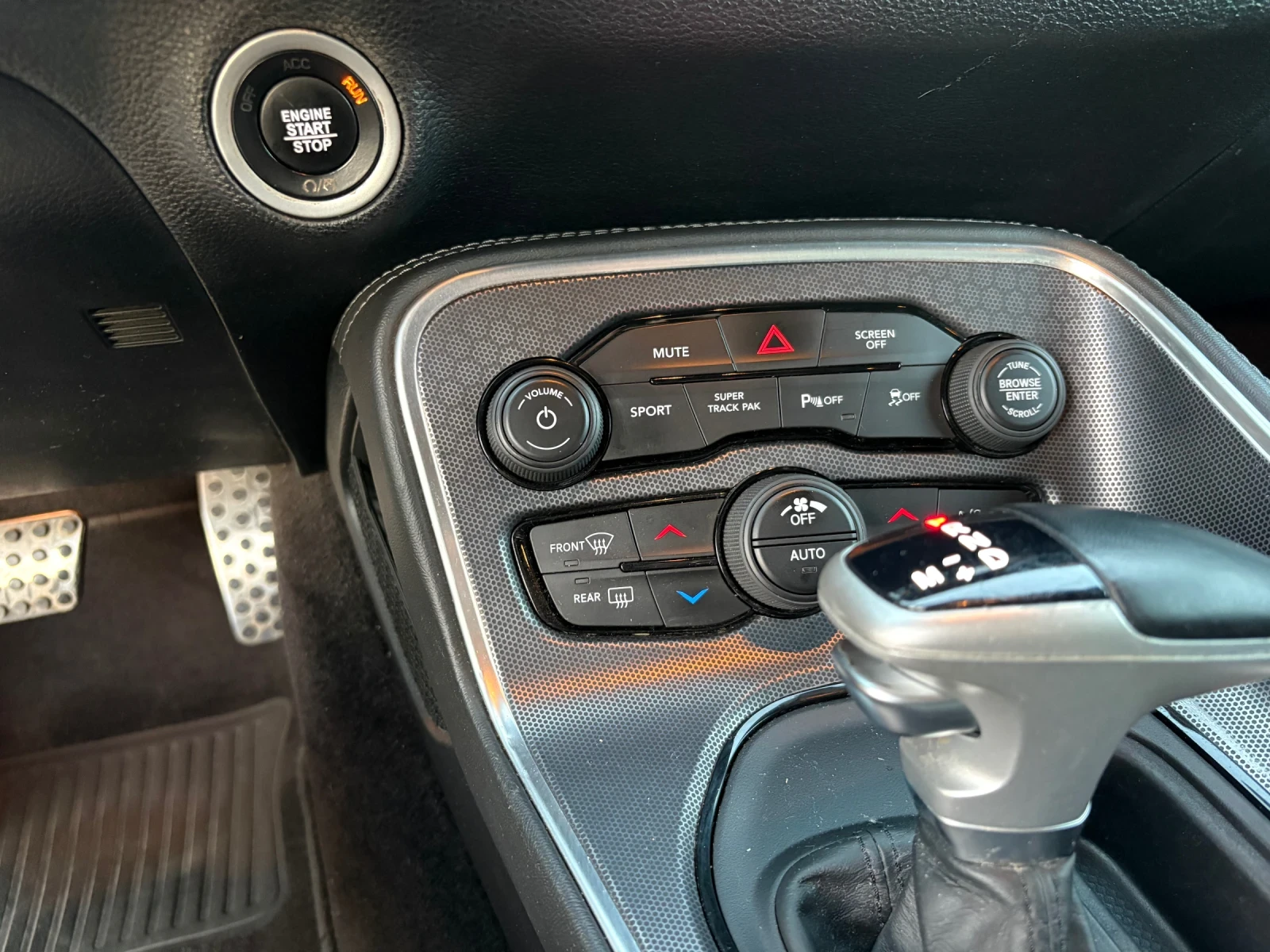Dodge Challenger 3.6#Обдухване#Камера#Alpin sound music#keyless#, снимка 17 - Автомобили и джипове - 55244510