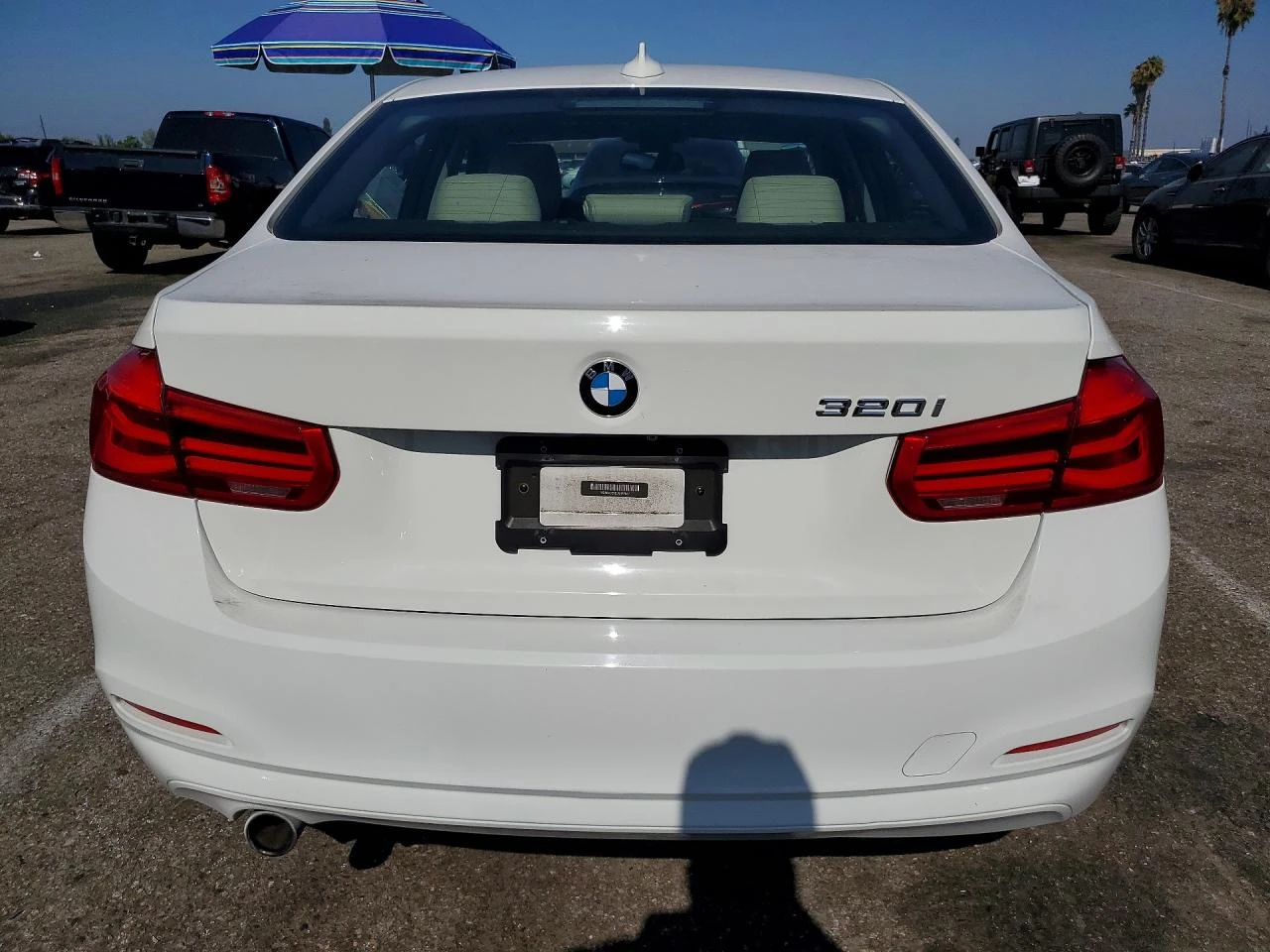 BMW 320 2.0l I, снимка 5 - Автомобили и джипове - 56454147