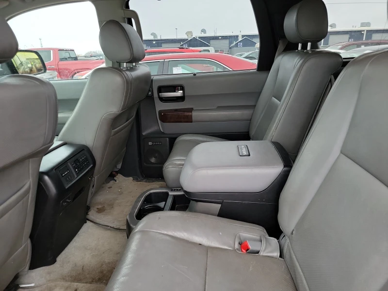 Toyota Sequoia PLATINIUM* 5.7* V8* КАМЕРА* ПОДГРЕВ* КЛИМАТИК* ДИС, снимка 13 - Автомобили и джипове - 48490222