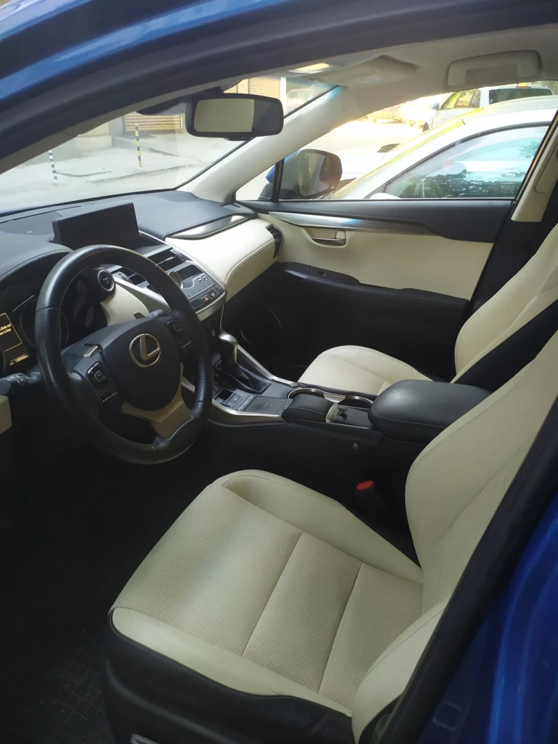 Lexus NX 300h Executive 4x4 , снимка 6 - Автомобили и джипове - 48920256