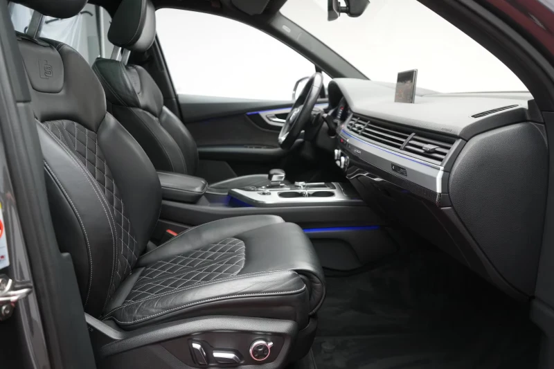 Audi SQ7 4.0TDI/435HP/QUATTRO/PANO/MEMO/HUD/LED/AHK/277G, снимка 12 - Автомобили и джипове - 51615126